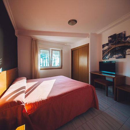 Hotel Dinajan Villanueva De Arosa Extérieur photo
