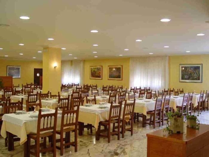 Hotel Dinajan Villanueva De Arosa Extérieur photo