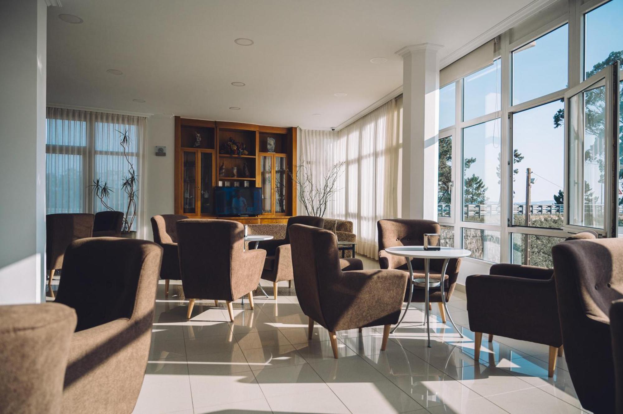 Hotel Dinajan Villanueva De Arosa Extérieur photo