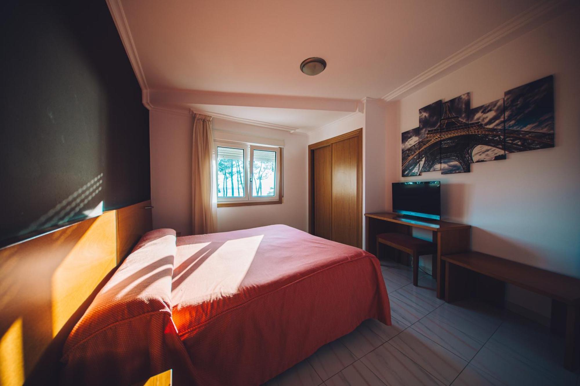 Hotel Dinajan Villanueva De Arosa Extérieur photo
