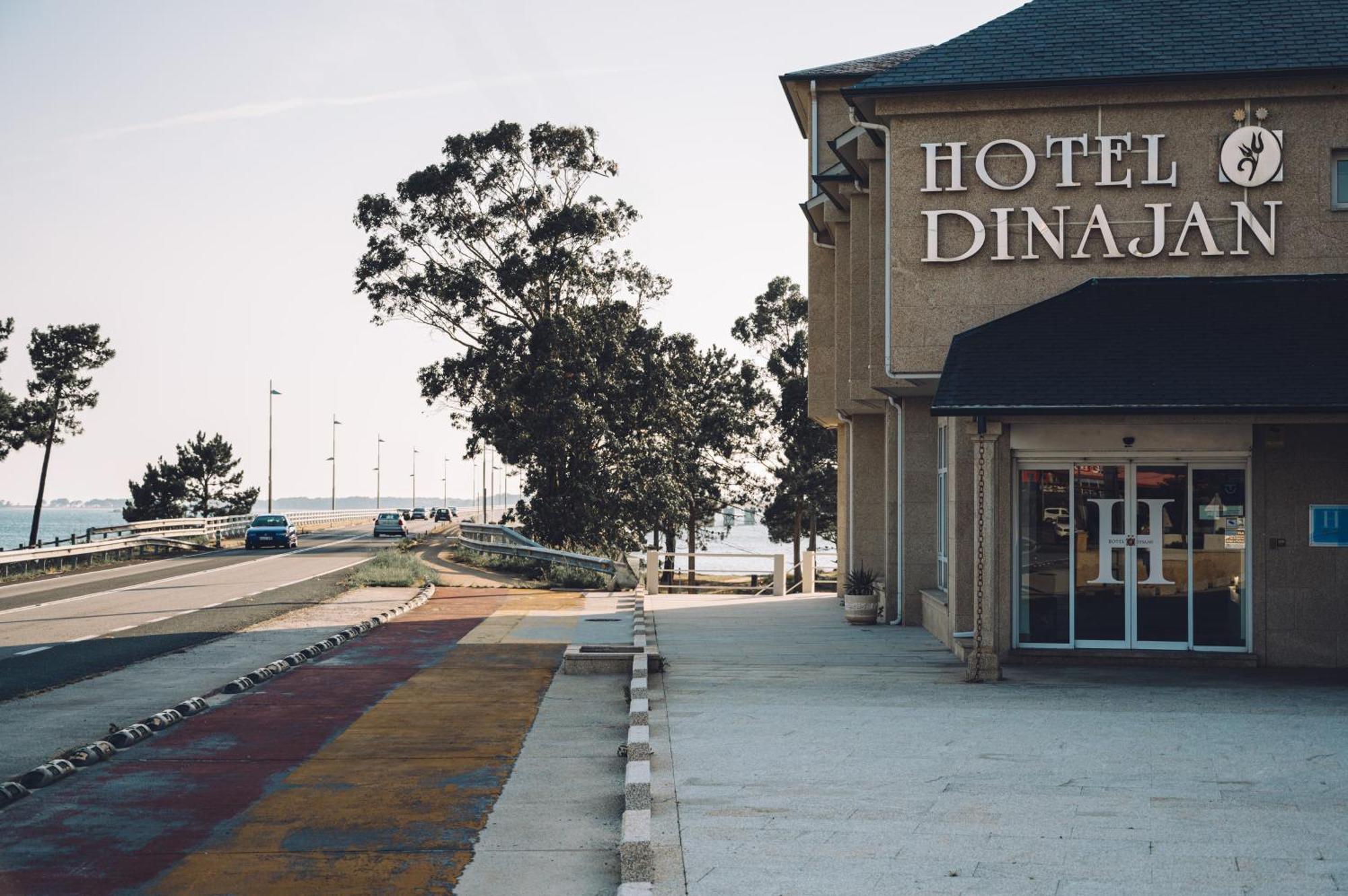 Hotel Dinajan Villanueva De Arosa Extérieur photo