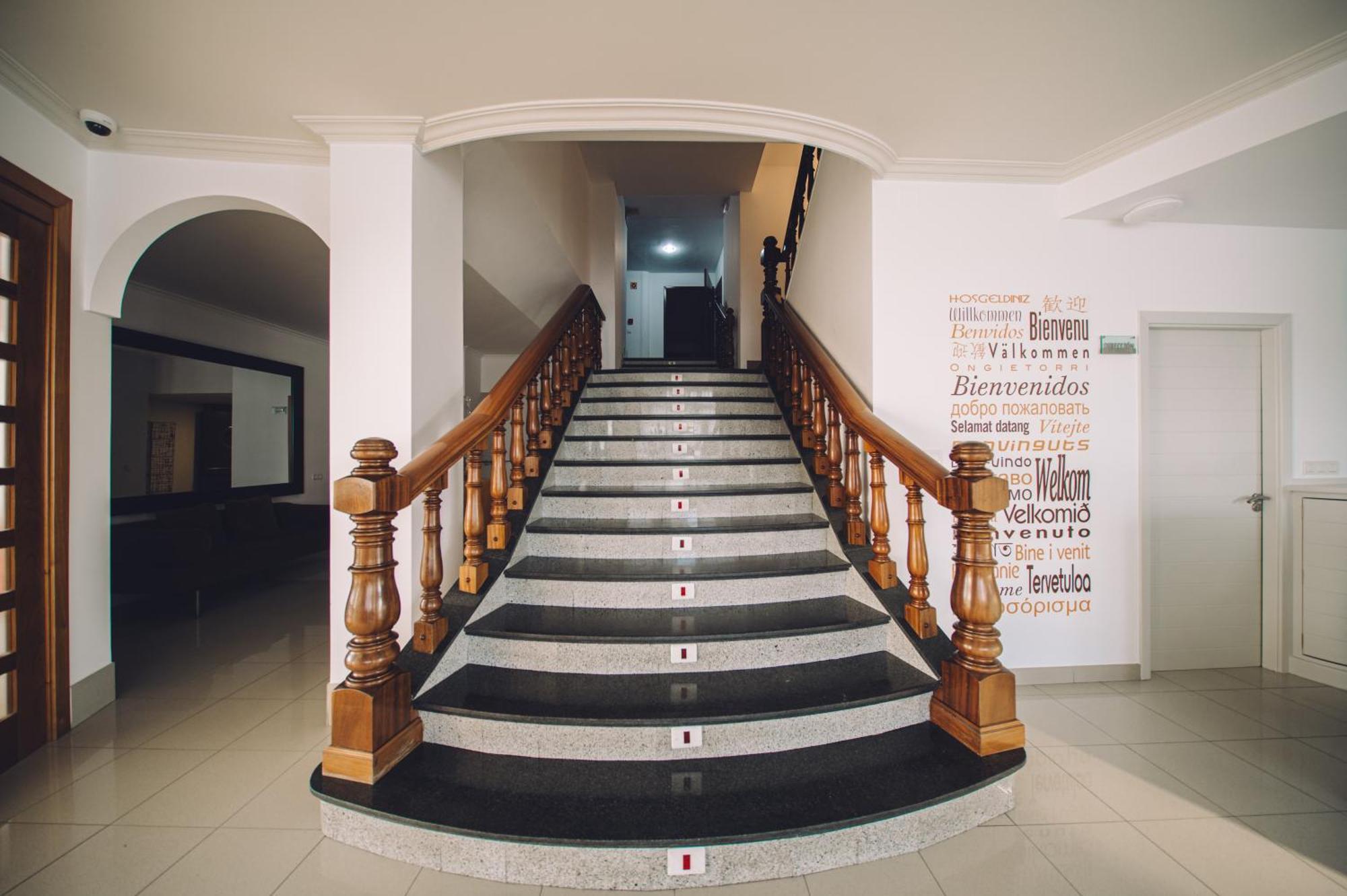 Hotel Dinajan Villanueva De Arosa Extérieur photo